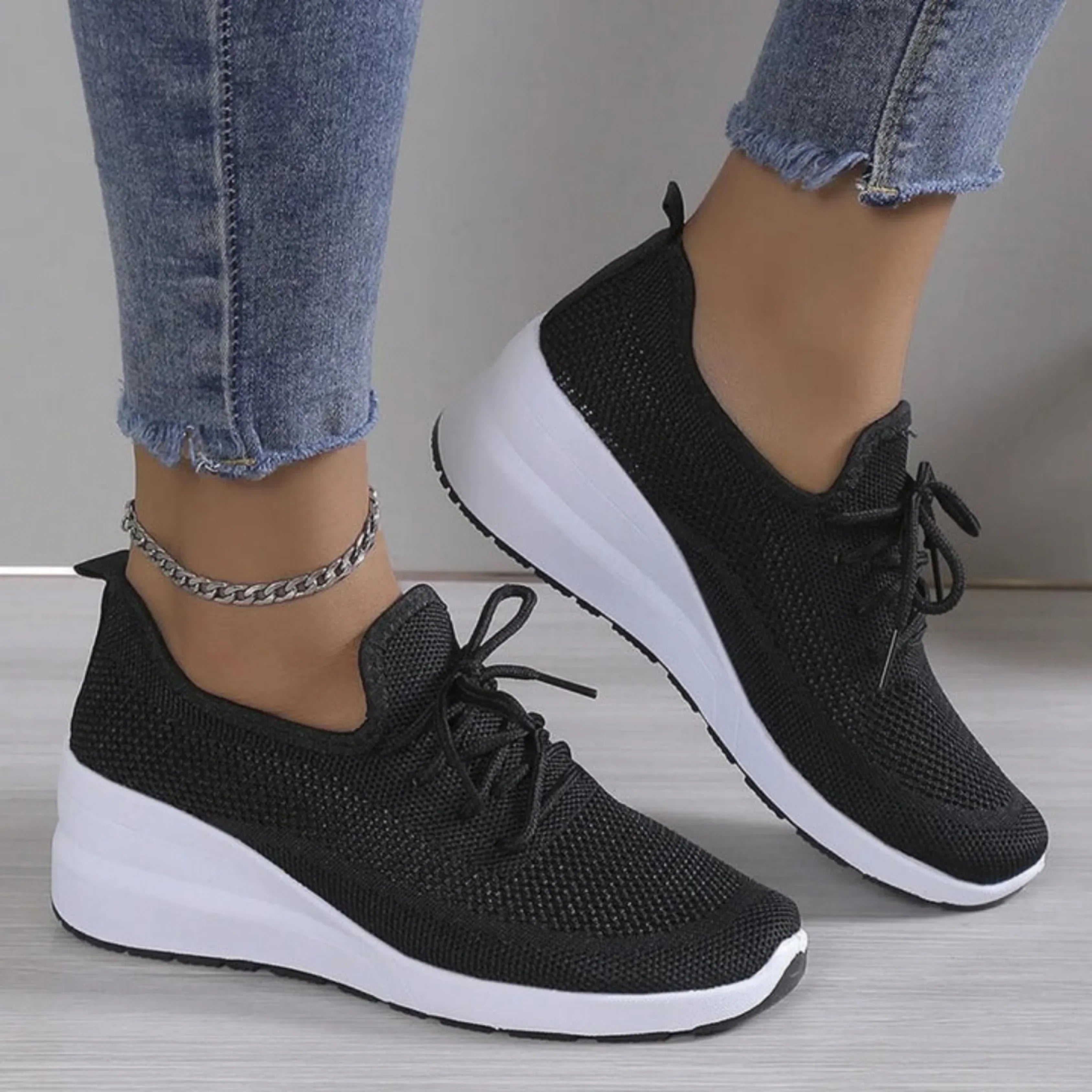 Emma - Sneakersy sznurowane z podeszwą klinową - zdjęcie 6