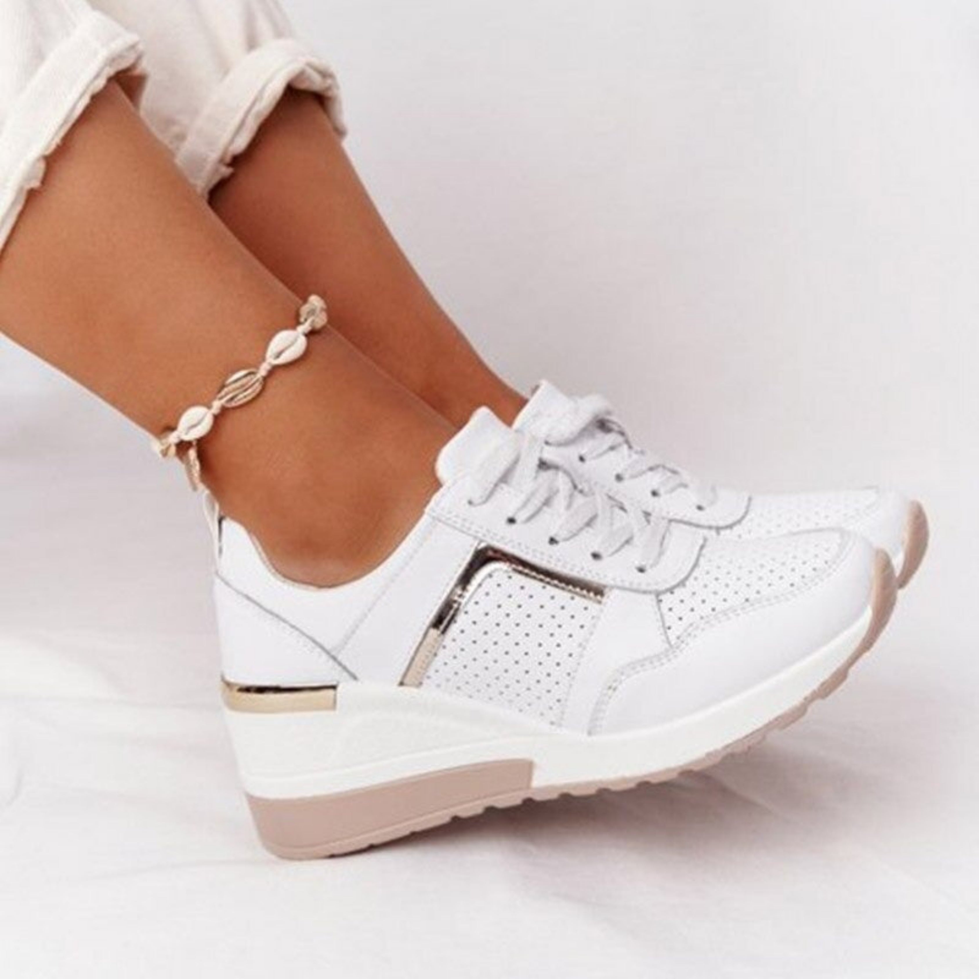 Mia – Stylowe sneakersy na koturnie dla nowoczesnej kobiety - zdjęcie 5