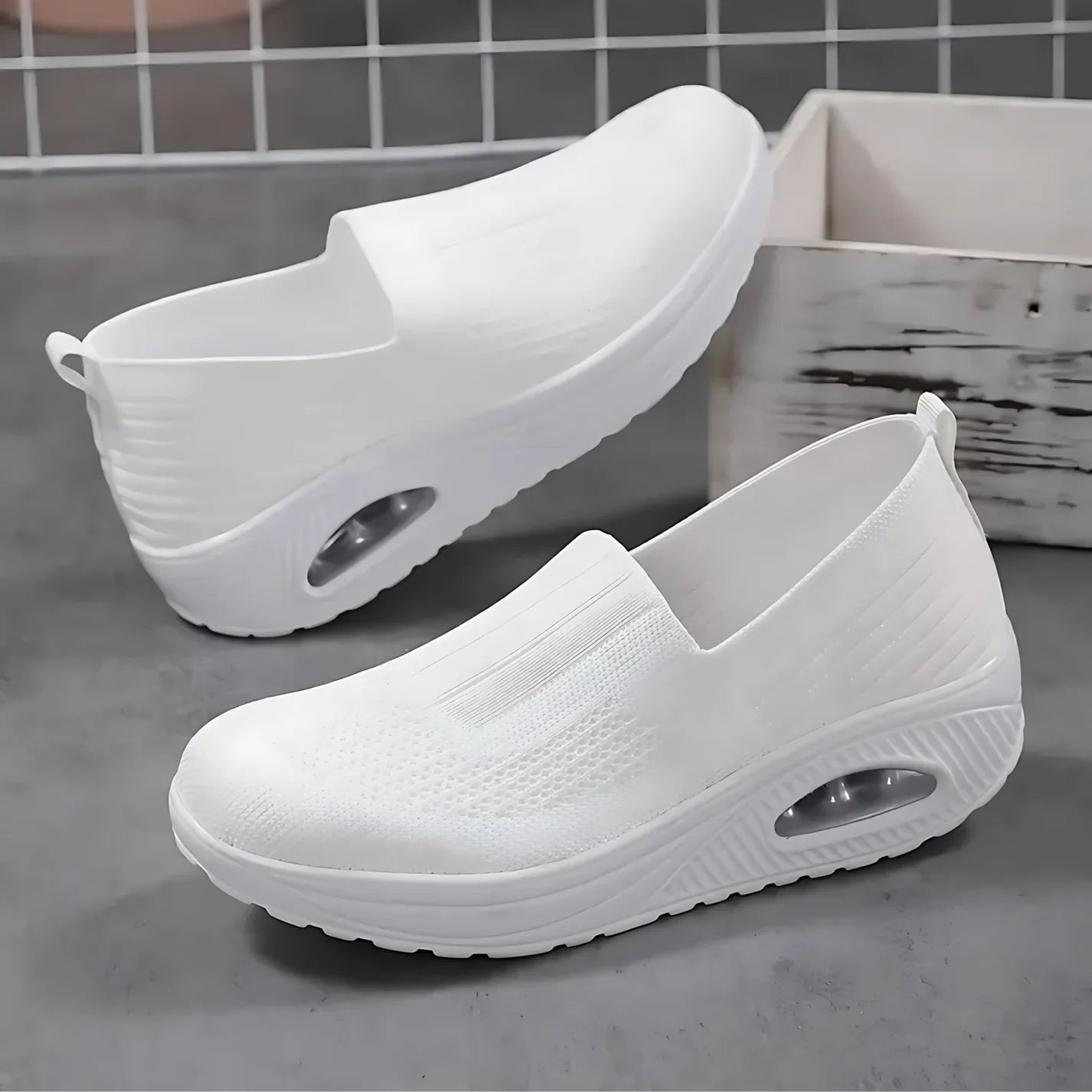 Verena - Wsuwane sneakersy z grubą podeszwą - zdjęcie 9