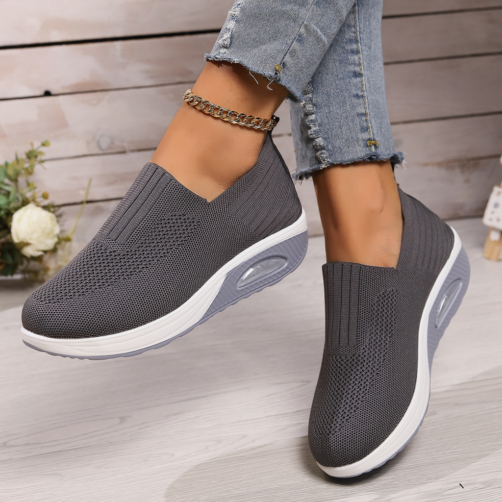 Verena - Wsuwane sneakersy z grubą podeszwą - zdjęcie 10