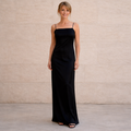 Das Schwarze Satin-Trägerkleid - Image 1